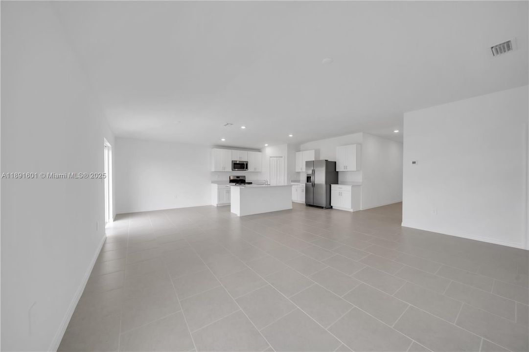 Recently Rented: $2,050 (4 beds, 2 baths, 0 Square Feet)