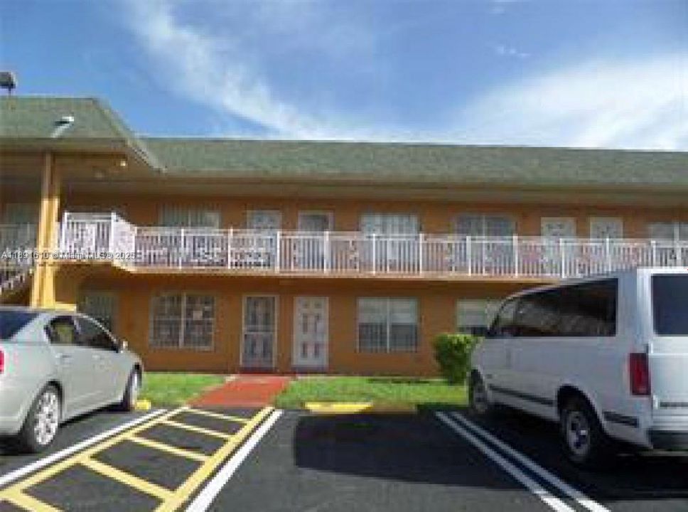 For Sale: $130,000 (0 beds, 1 baths, 450 Square Feet)