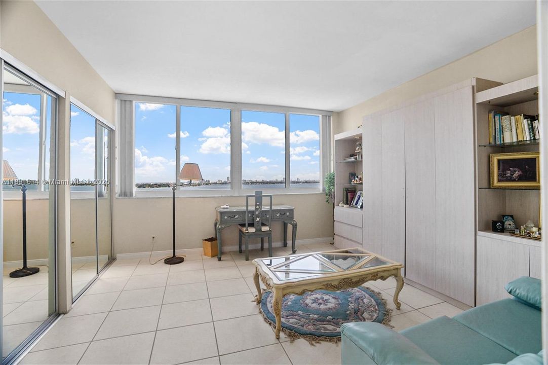 Recently Sold: $530,000 (2 beds, 2 baths, 1752 Square Feet)