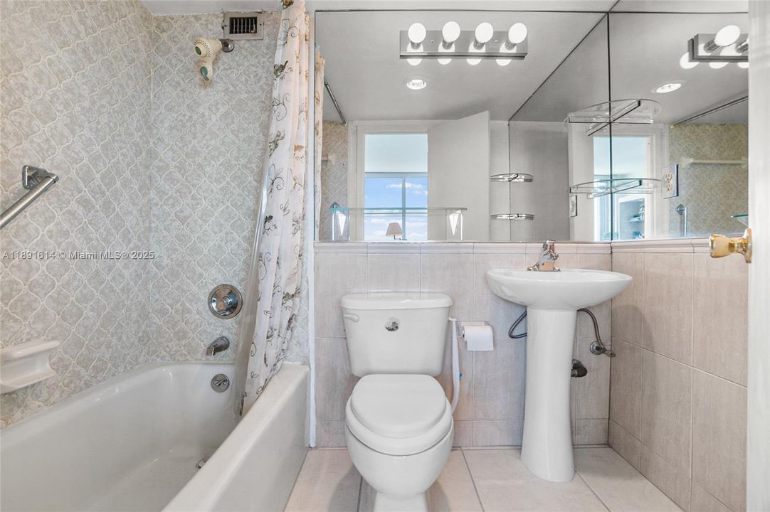 Recently Sold: $530,000 (2 beds, 2 baths, 1752 Square Feet)