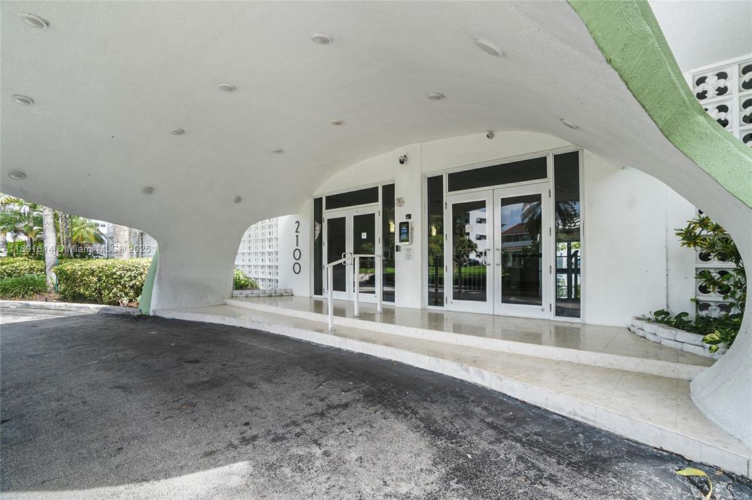 Recently Sold: $530,000 (2 beds, 2 baths, 1752 Square Feet)