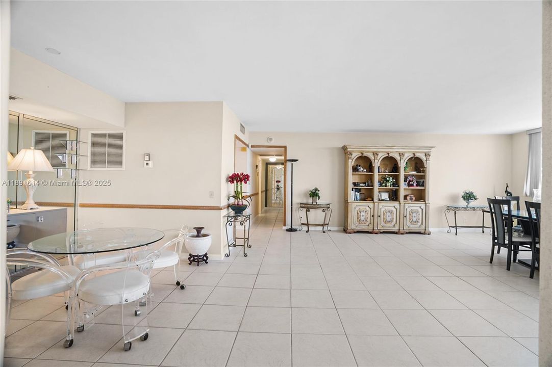 Recently Sold: $530,000 (2 beds, 2 baths, 1752 Square Feet)