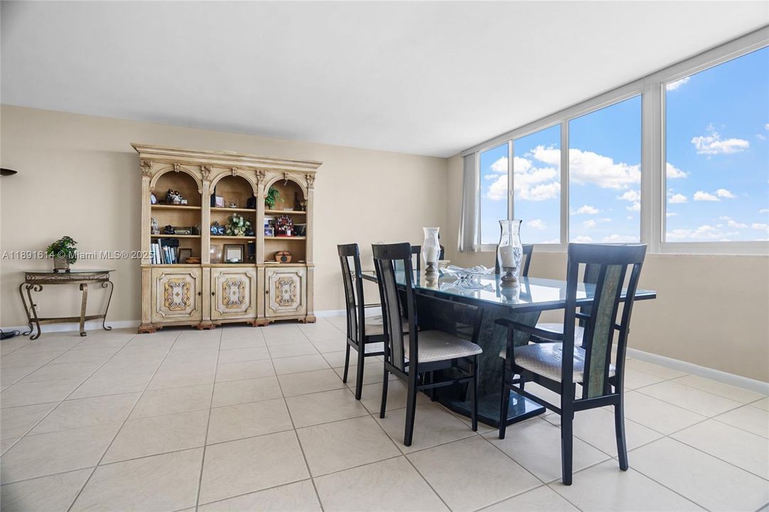 Recently Sold: $530,000 (2 beds, 2 baths, 1752 Square Feet)