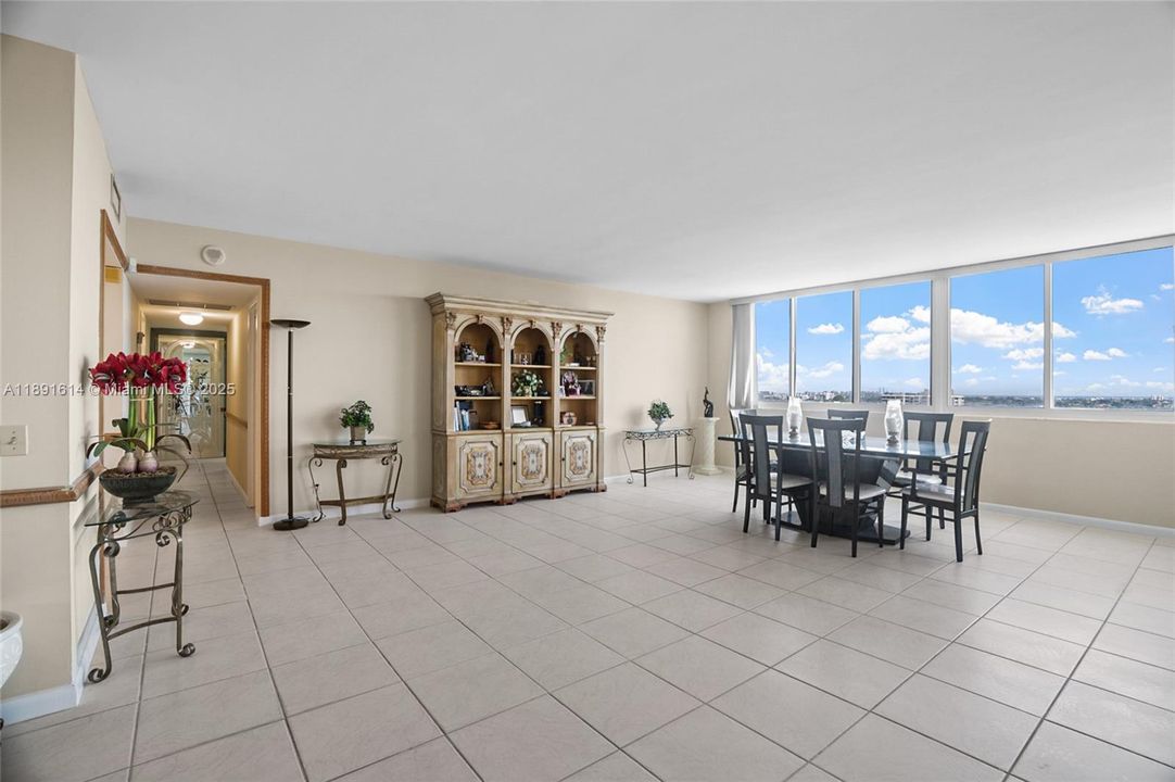 Recently Sold: $530,000 (2 beds, 2 baths, 1752 Square Feet)