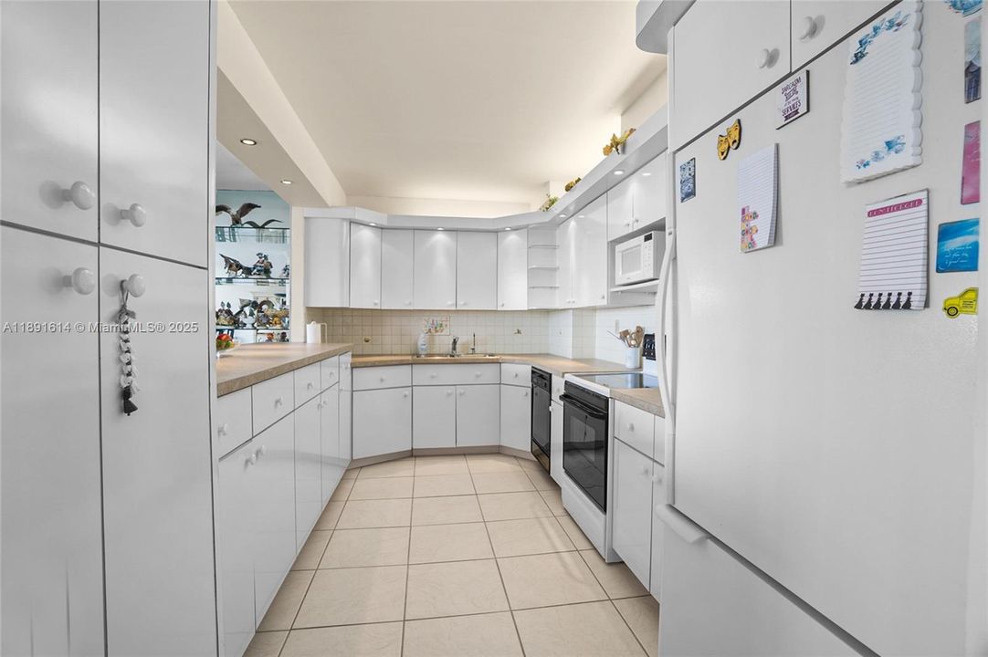 Recently Sold: $530,000 (2 beds, 2 baths, 1752 Square Feet)