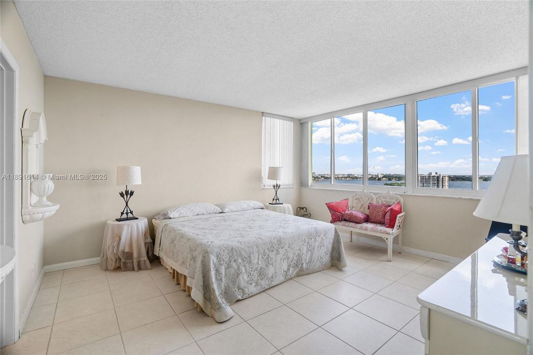 Recently Sold: $530,000 (2 beds, 2 baths, 1752 Square Feet)