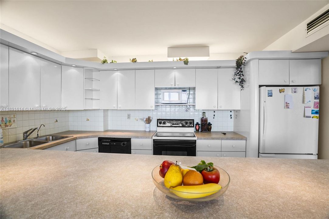 Recently Sold: $530,000 (2 beds, 2 baths, 1752 Square Feet)