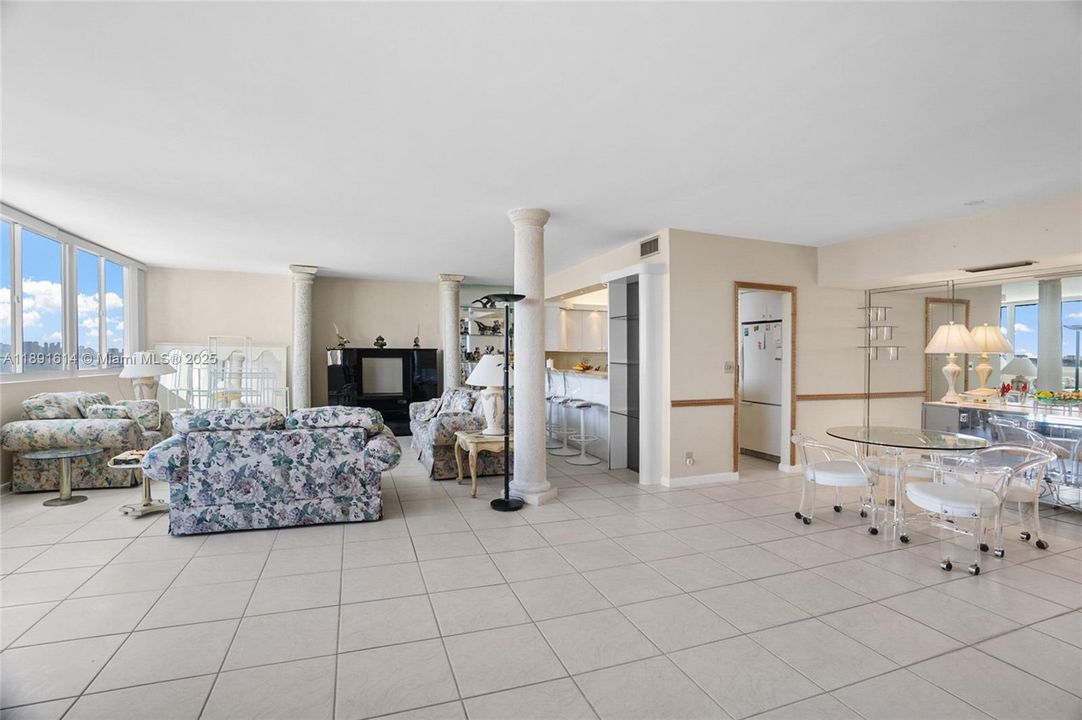 Recently Sold: $530,000 (2 beds, 2 baths, 1752 Square Feet)