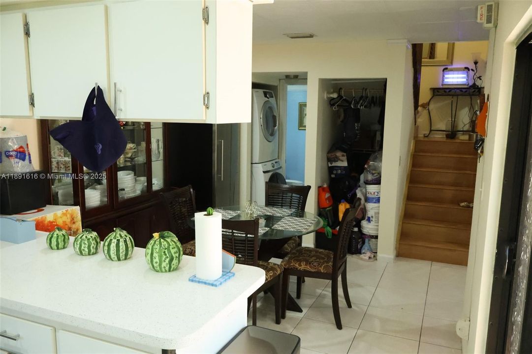 For Sale: $339,000 (2 beds, 2 baths, 1284 Square Feet)