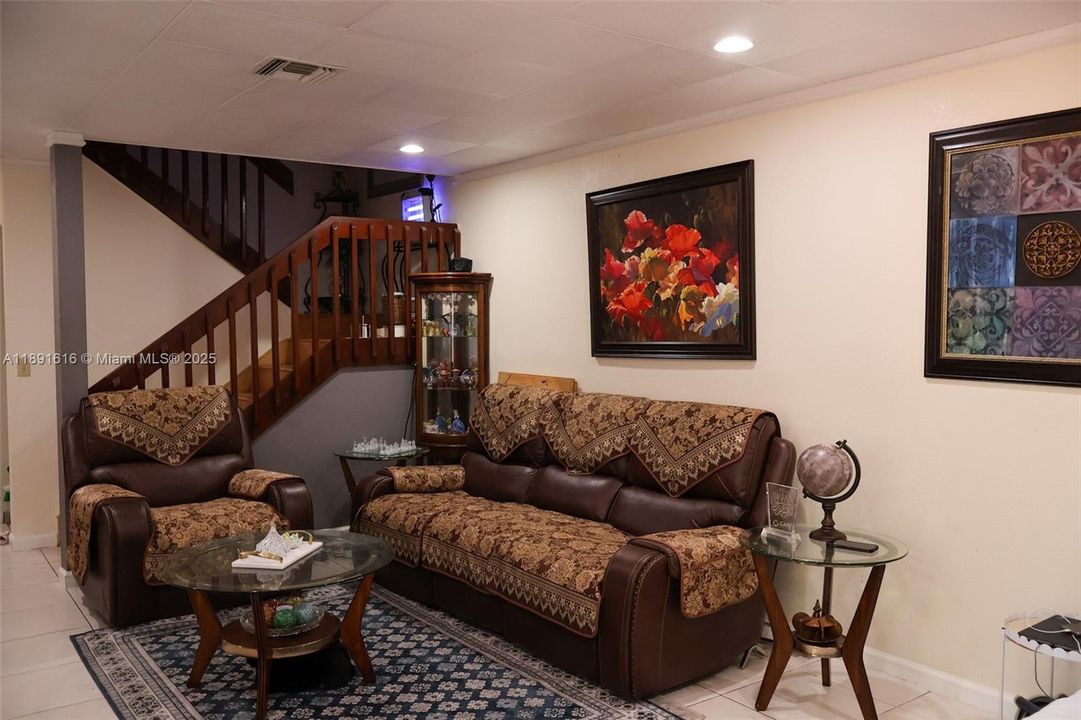 For Sale: $339,000 (2 beds, 2 baths, 1284 Square Feet)