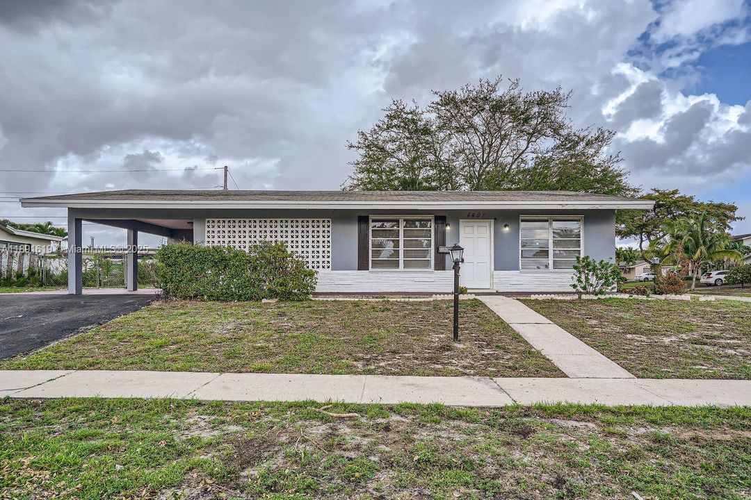 合同活跃: $442,000 (3 贝兹, 2 浴室, 1269 平方英尺)