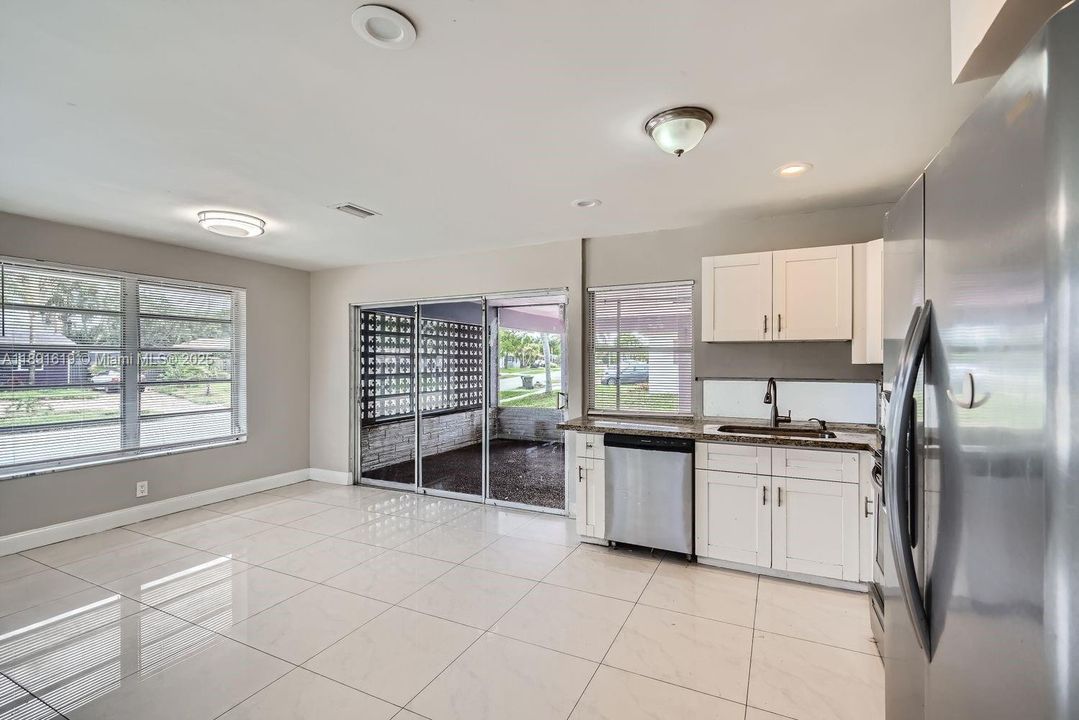 合同活跃: $442,000 (3 贝兹, 2 浴室, 1269 平方英尺)