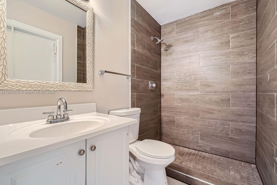 合同活跃: $442,000 (3 贝兹, 2 浴室, 1269 平方英尺)