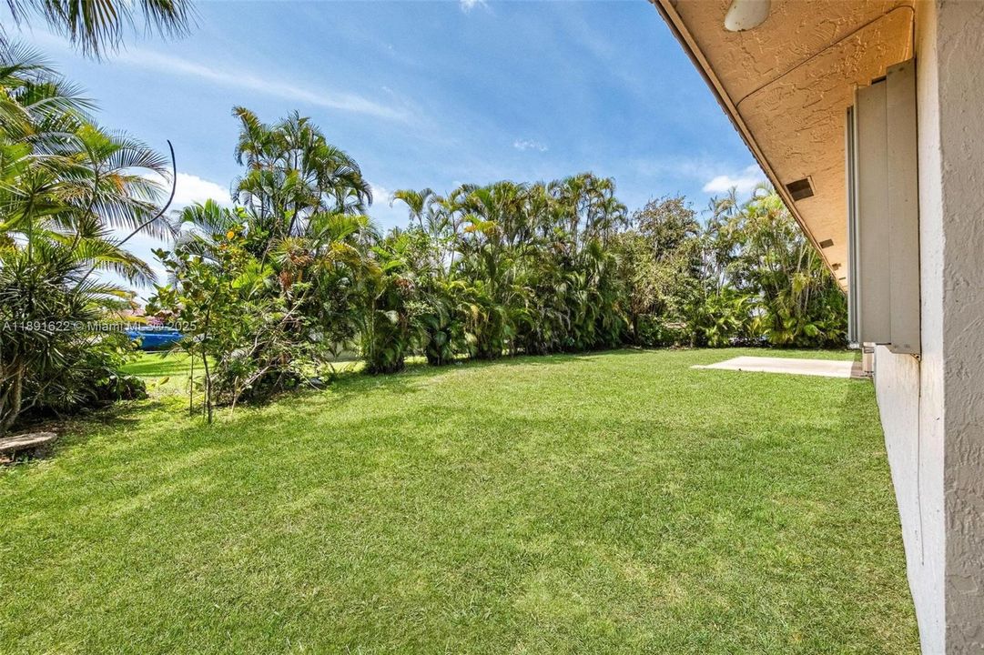 Active With Contract: $539,000 (4 beds, 2 baths, 2177 Square Feet)