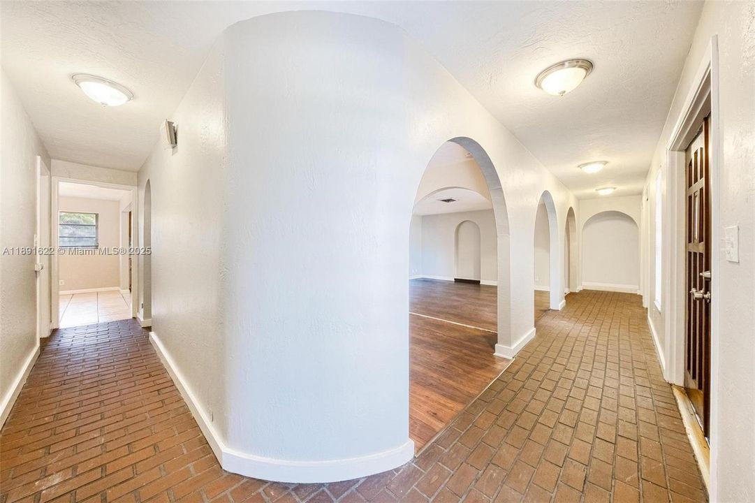 Active With Contract: $539,000 (4 beds, 2 baths, 2177 Square Feet)