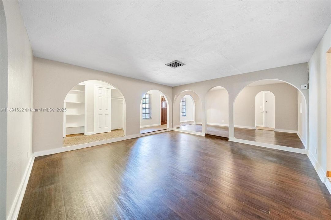 Active With Contract: $539,000 (4 beds, 2 baths, 2177 Square Feet)