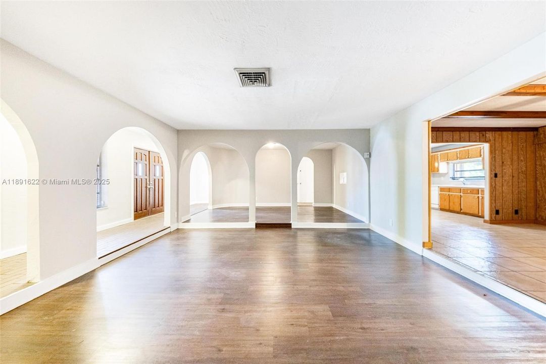 Active With Contract: $539,000 (4 beds, 2 baths, 2177 Square Feet)