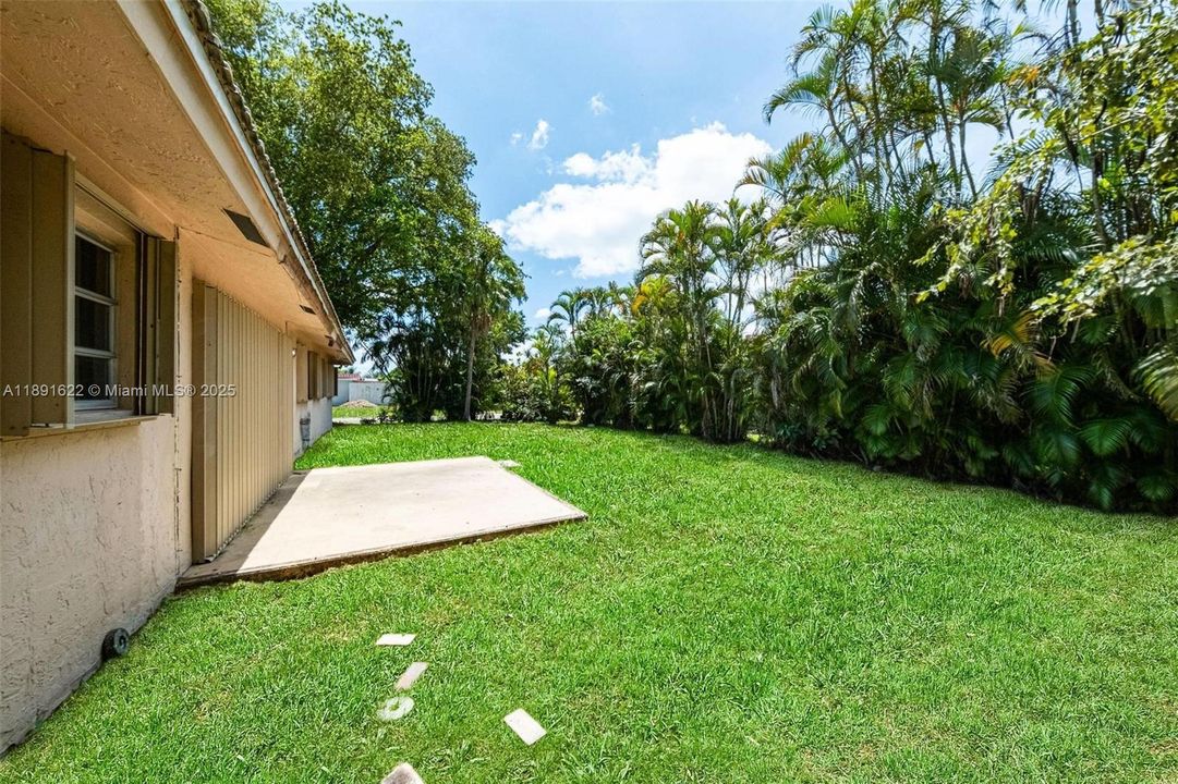 Active With Contract: $539,000 (4 beds, 2 baths, 2177 Square Feet)