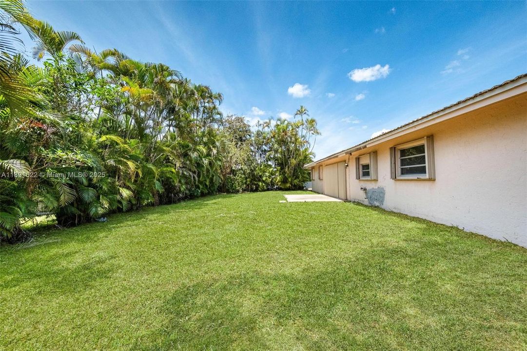 Active With Contract: $539,000 (4 beds, 2 baths, 2177 Square Feet)