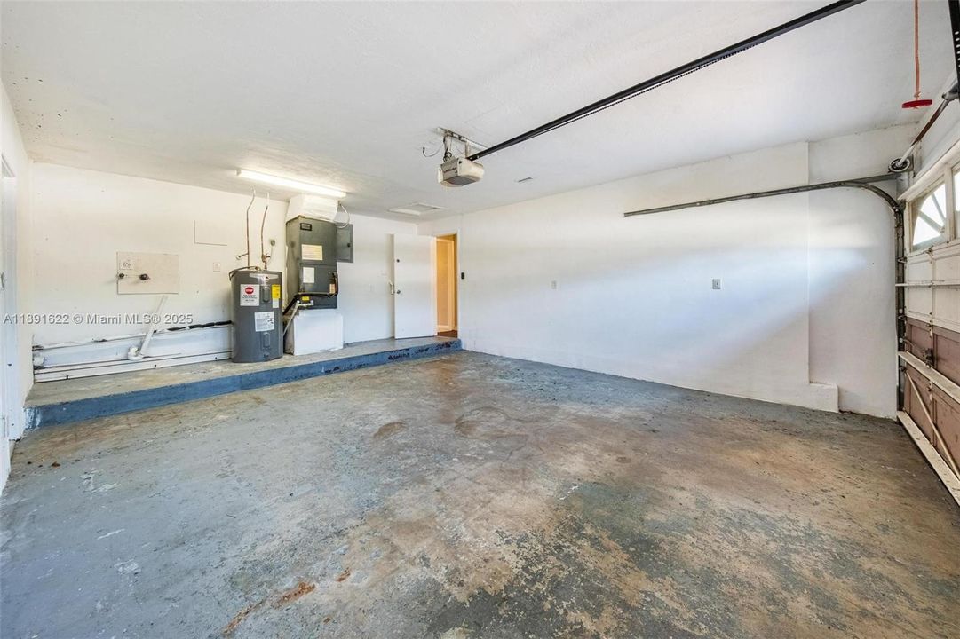 Active With Contract: $539,000 (4 beds, 2 baths, 2177 Square Feet)