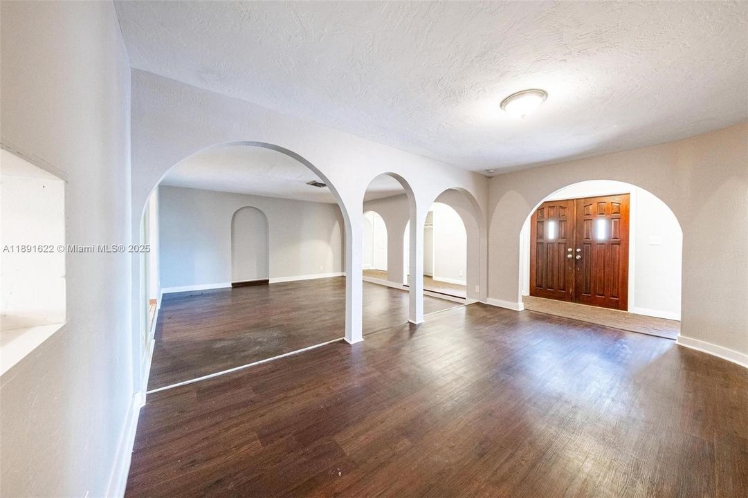 Active With Contract: $539,000 (4 beds, 2 baths, 2177 Square Feet)