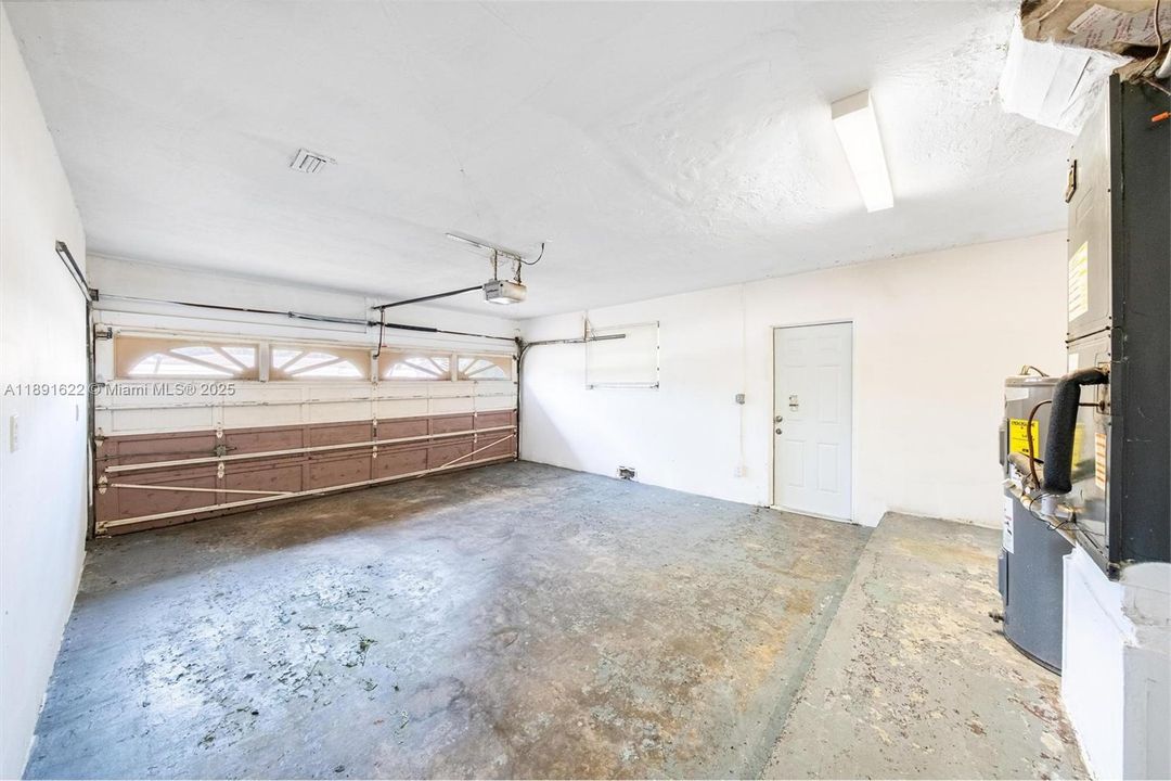 Active With Contract: $539,000 (4 beds, 2 baths, 2177 Square Feet)