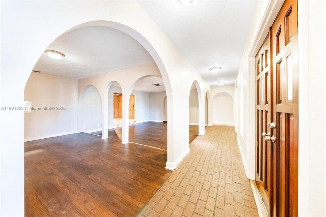 Active With Contract: $539,000 (4 beds, 2 baths, 2177 Square Feet)