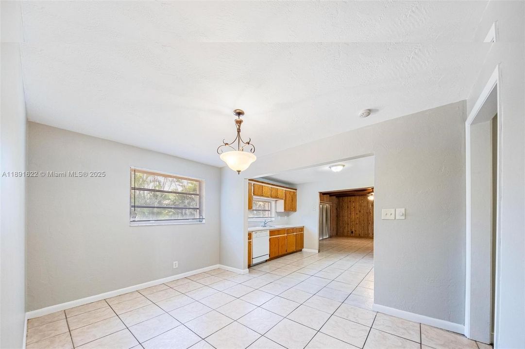 Active With Contract: $539,000 (4 beds, 2 baths, 2177 Square Feet)