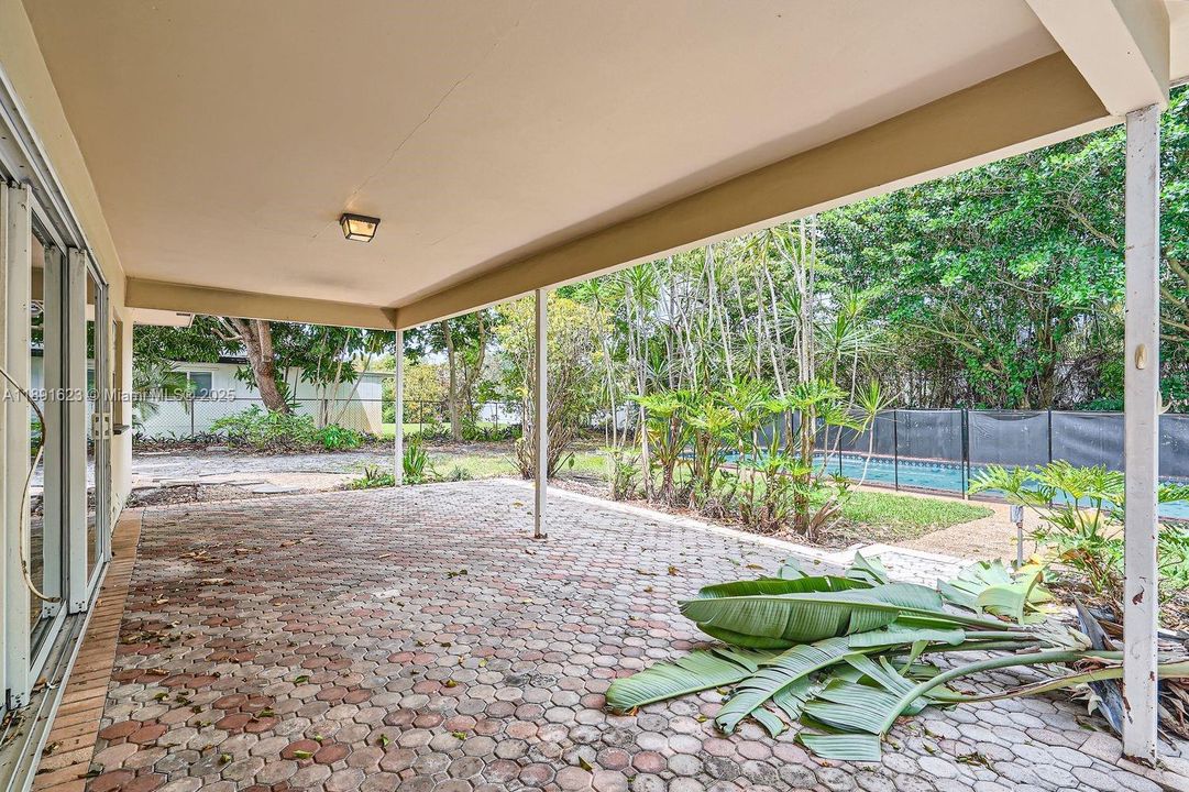 Active With Contract: $545,000 (3 beds, 2 baths, 1551 Square Feet)