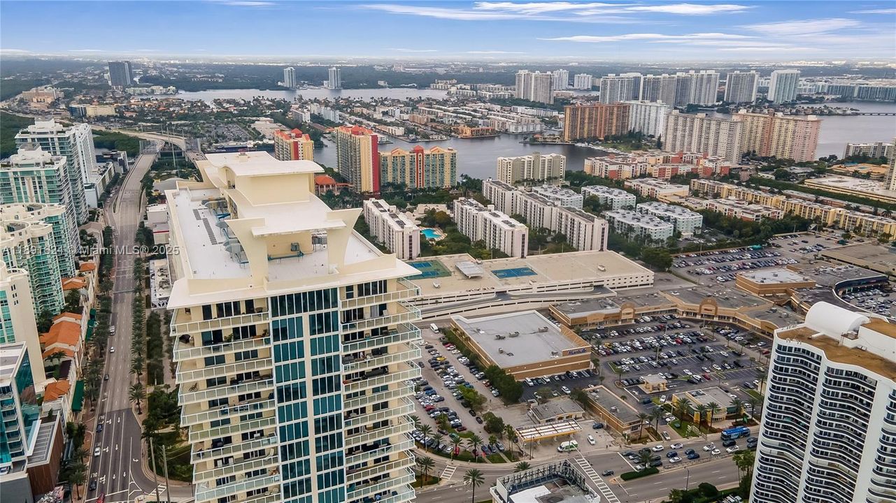For Sale: $1,400,000 (2 beds, 2 baths, 1602 Square Feet)