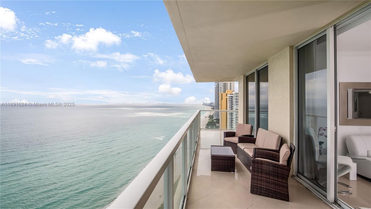 For Sale: $1,400,000 (2 beds, 2 baths, 1602 Square Feet)