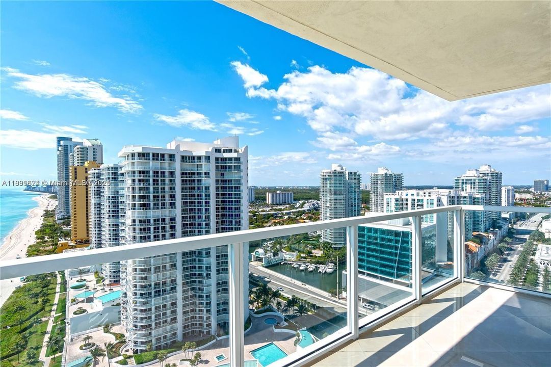 For Sale: $1,400,000 (2 beds, 2 baths, 1602 Square Feet)