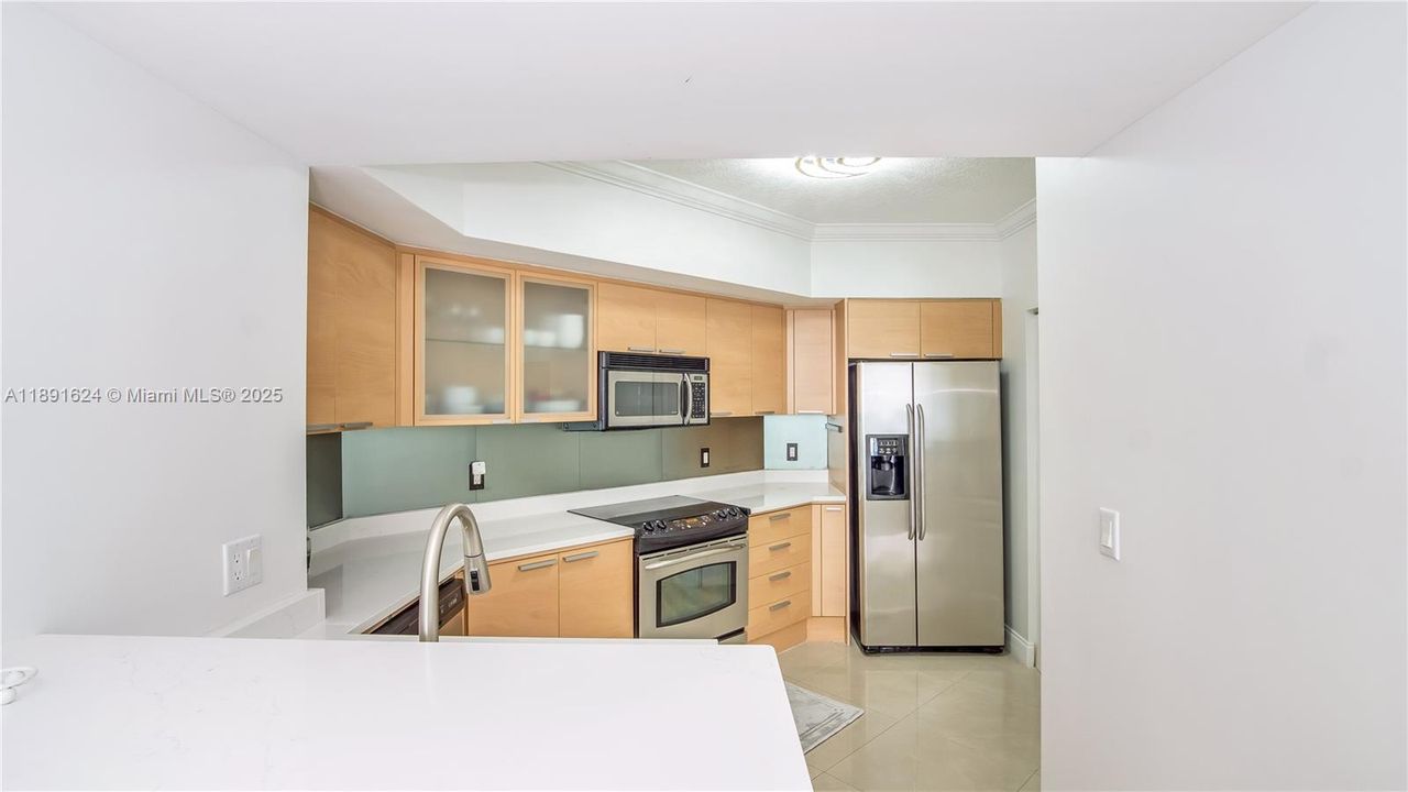 For Sale: $1,400,000 (2 beds, 2 baths, 1602 Square Feet)