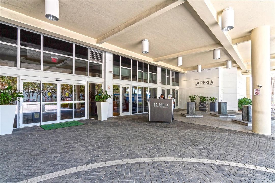 For Sale: $1,400,000 (2 beds, 2 baths, 1602 Square Feet)