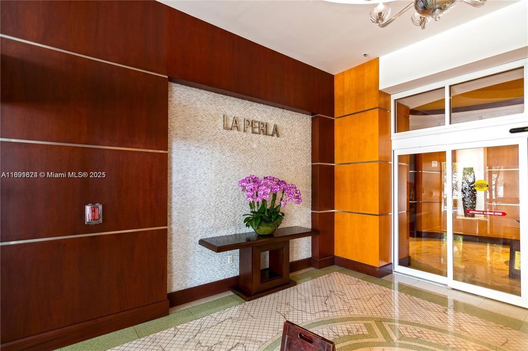 For Sale: $1,400,000 (2 beds, 2 baths, 1602 Square Feet)