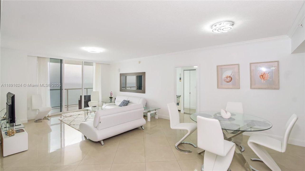 For Sale: $1,400,000 (2 beds, 2 baths, 1602 Square Feet)