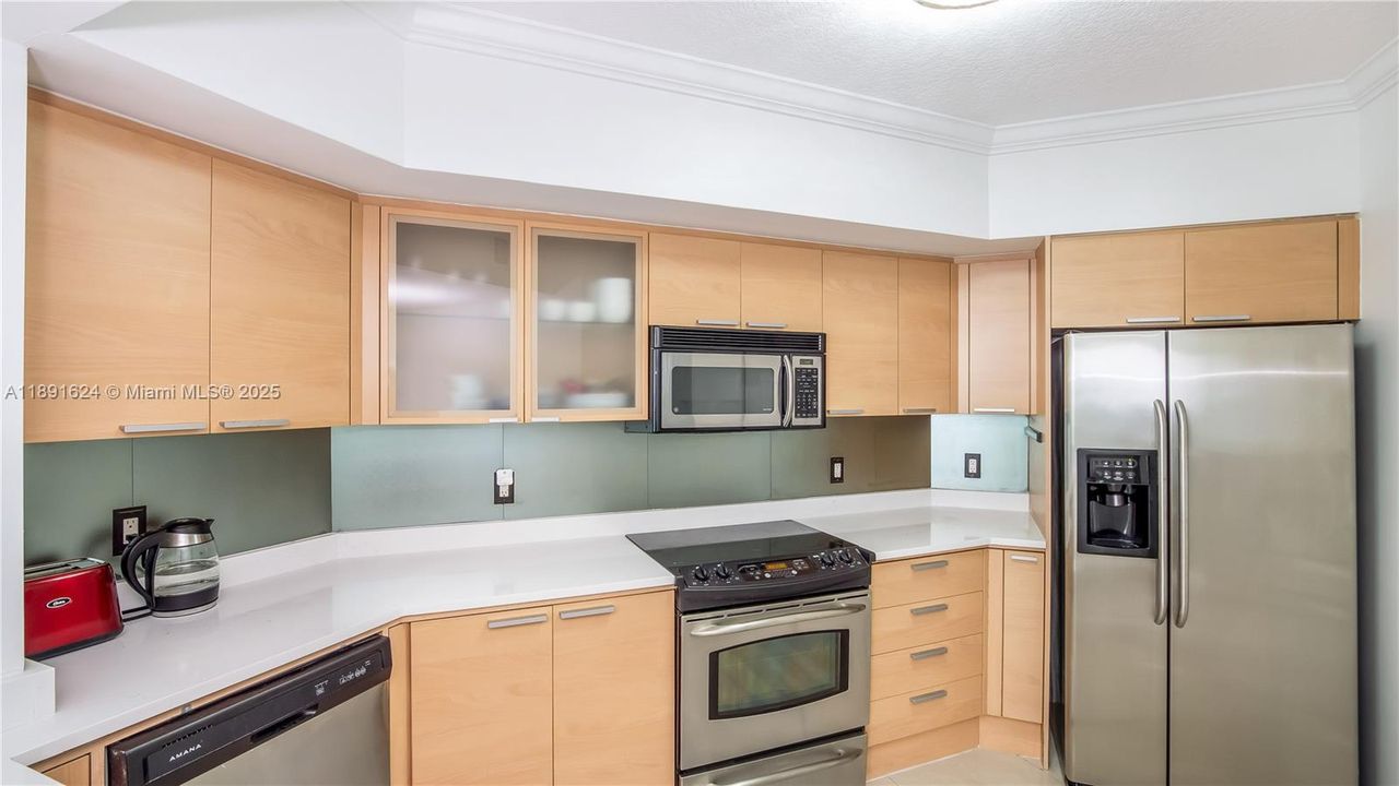 For Sale: $1,400,000 (2 beds, 2 baths, 1602 Square Feet)