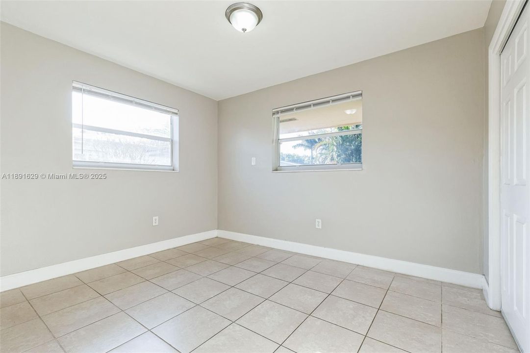 Под контрактом: $446,000 (3 спален, 2 ванн, 1200 Квадратных фут)