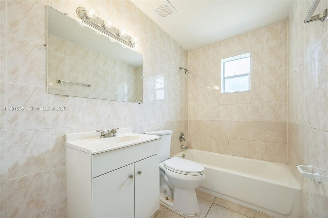 Active With Contract: $435,000 (3 beds, 2 baths, 1365 Square Feet)