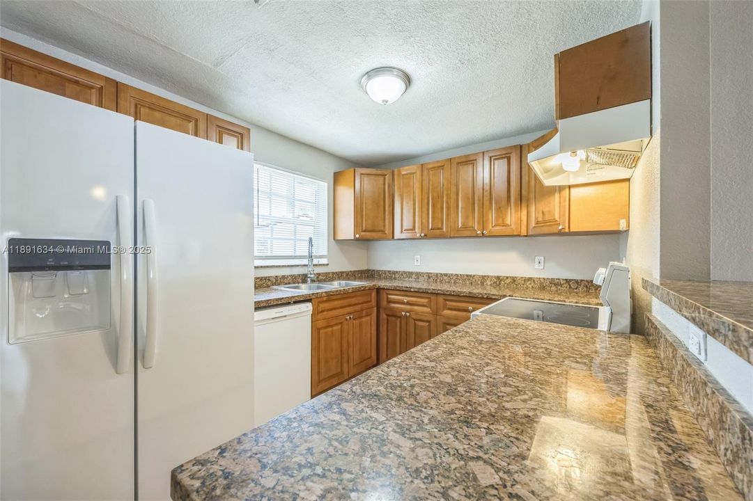 Active With Contract: $435,000 (3 beds, 2 baths, 1365 Square Feet)