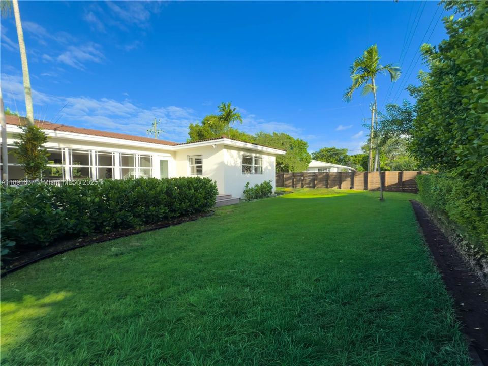 В аренду: $13,800 (3 спален, 2 ванн, 2151 Квадратных фут)