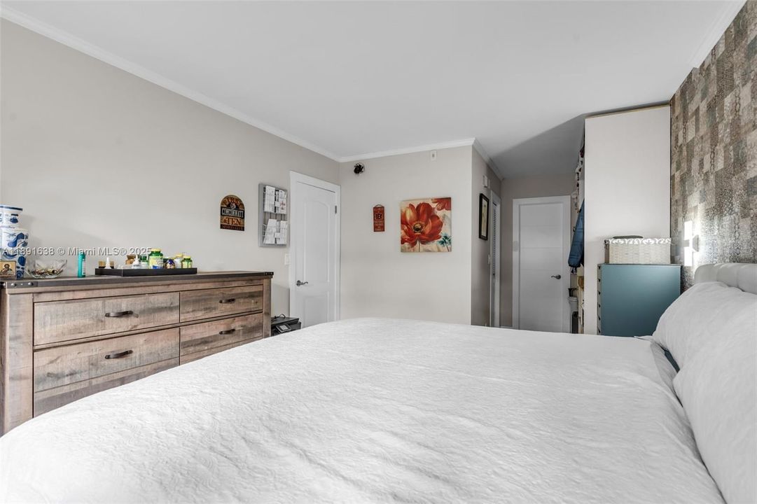 На продажу: $159,000 (1 спален, 1 ванн, 744 Квадратных фут)