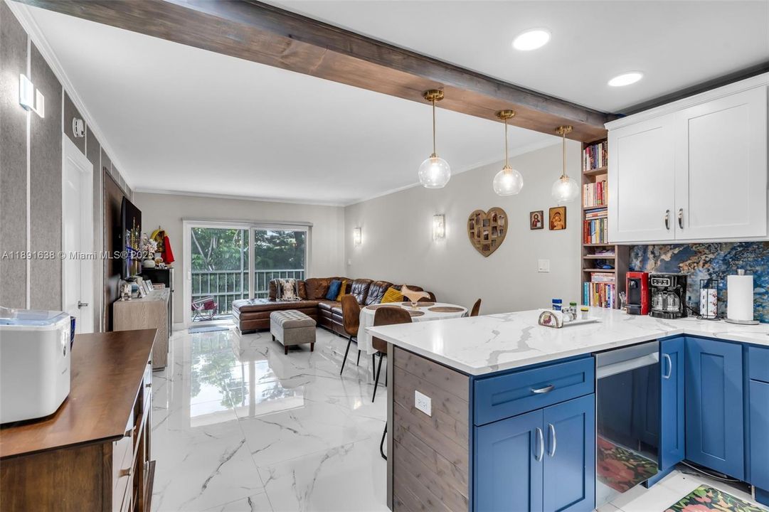 На продажу: $159,000 (1 спален, 1 ванн, 744 Квадратных фут)