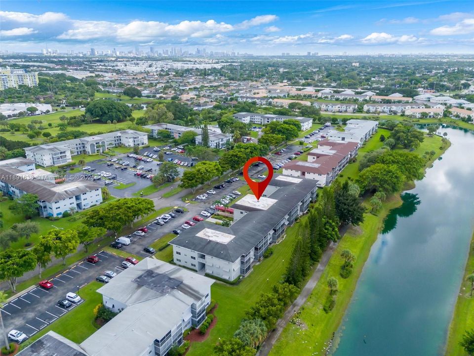 На продажу: $159,000 (1 спален, 1 ванн, 744 Квадратных фут)