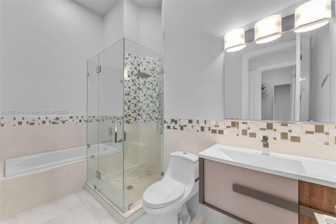 待售: $7,500,000 (8 贝兹, 8 浴室, 6665 平方英尺)