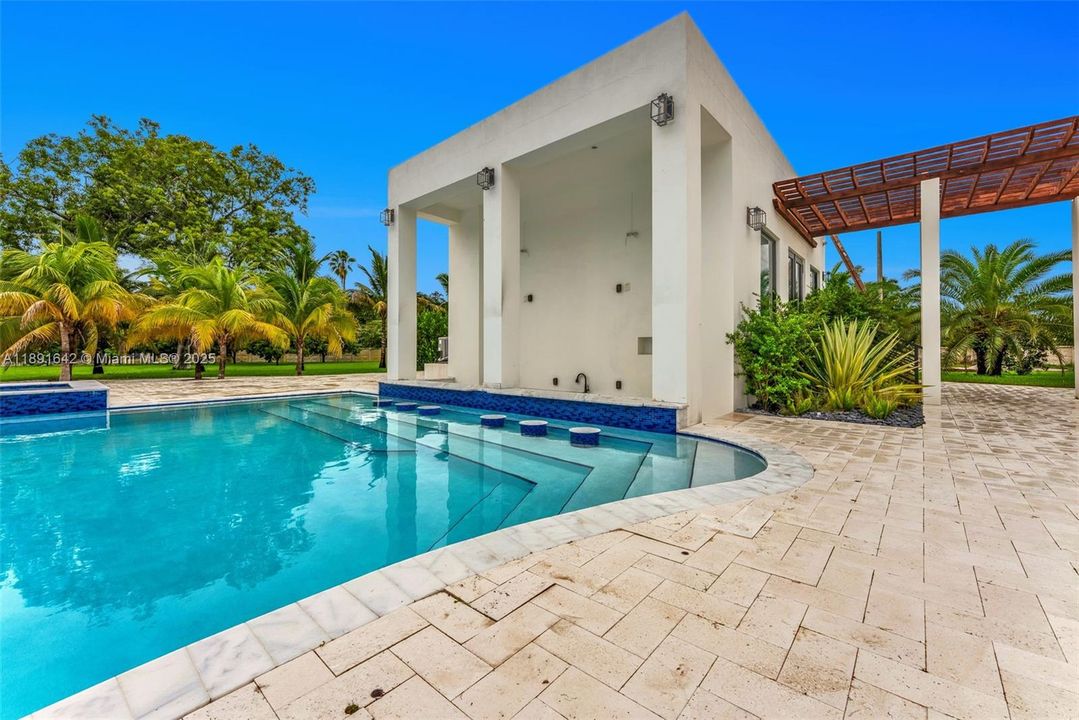 待售: $7,500,000 (8 贝兹, 8 浴室, 6665 平方英尺)