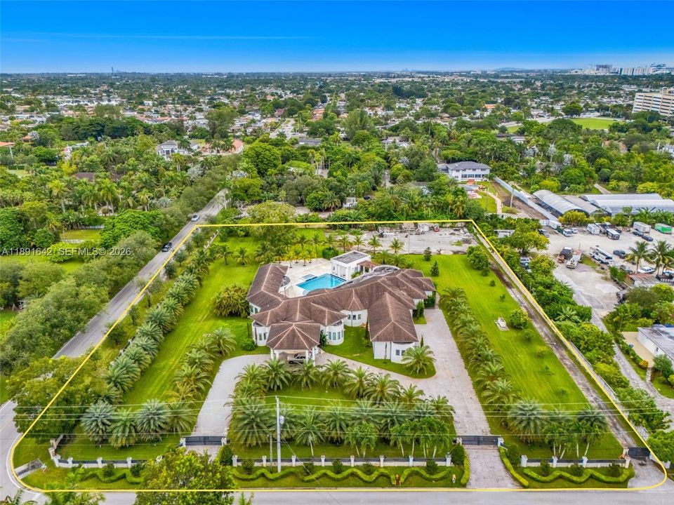 En Venta: $7,500,000 (8 camas, 8 baños, 6665 Pies cuadrados)