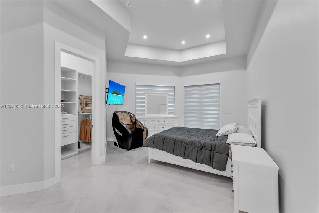 待售: $7,500,000 (8 贝兹, 8 浴室, 6665 平方英尺)