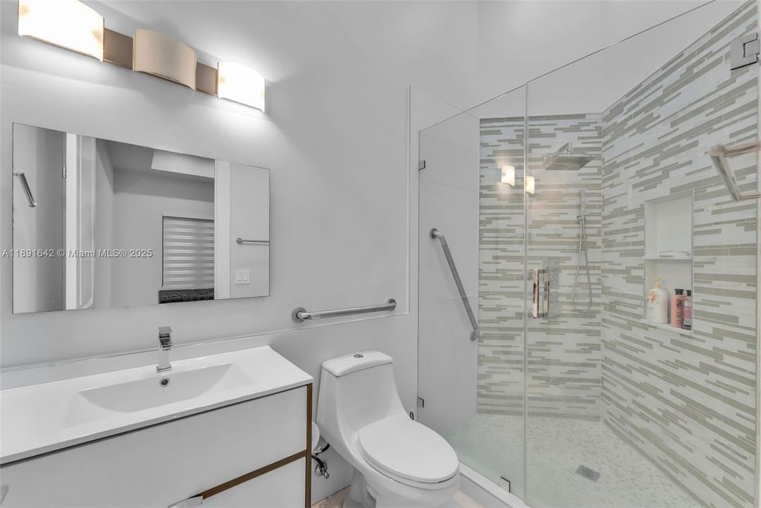 待售: $7,500,000 (8 贝兹, 8 浴室, 6665 平方英尺)