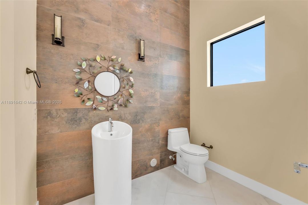 待售: $7,500,000 (8 贝兹, 8 浴室, 6665 平方英尺)